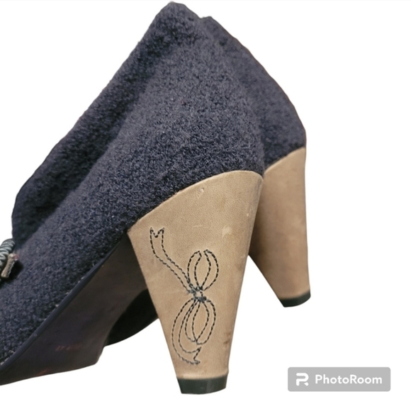 Anthropologie Poetic License Lavender Grey Wool Booties / Heels 9 - Picture 16 of 16